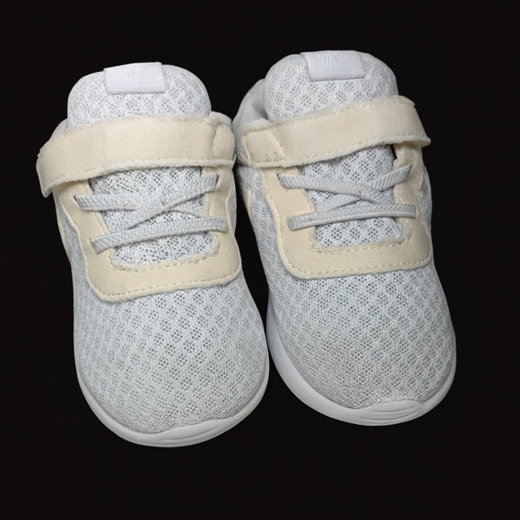 Nike Tanjun Girls Infant| Toddler Sports Trainers | Size 8C - Picture 4 of 7